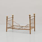 476847 Doll's bed